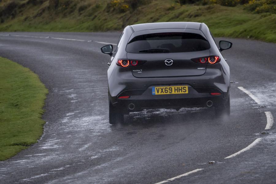  Mazda3 Skyactiv-X AWD Hatchback (BP) 2019 года  (UK) (фото 17 из 42)